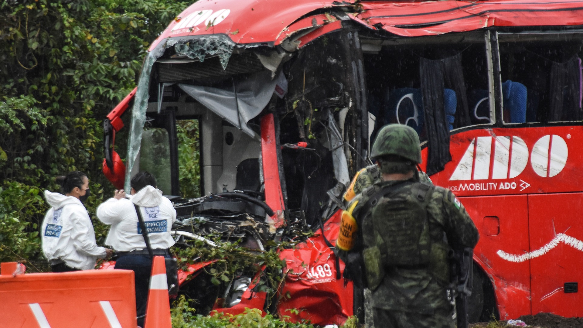 Image for the title: Bus-truck collision claims 18 lives in Mexico 