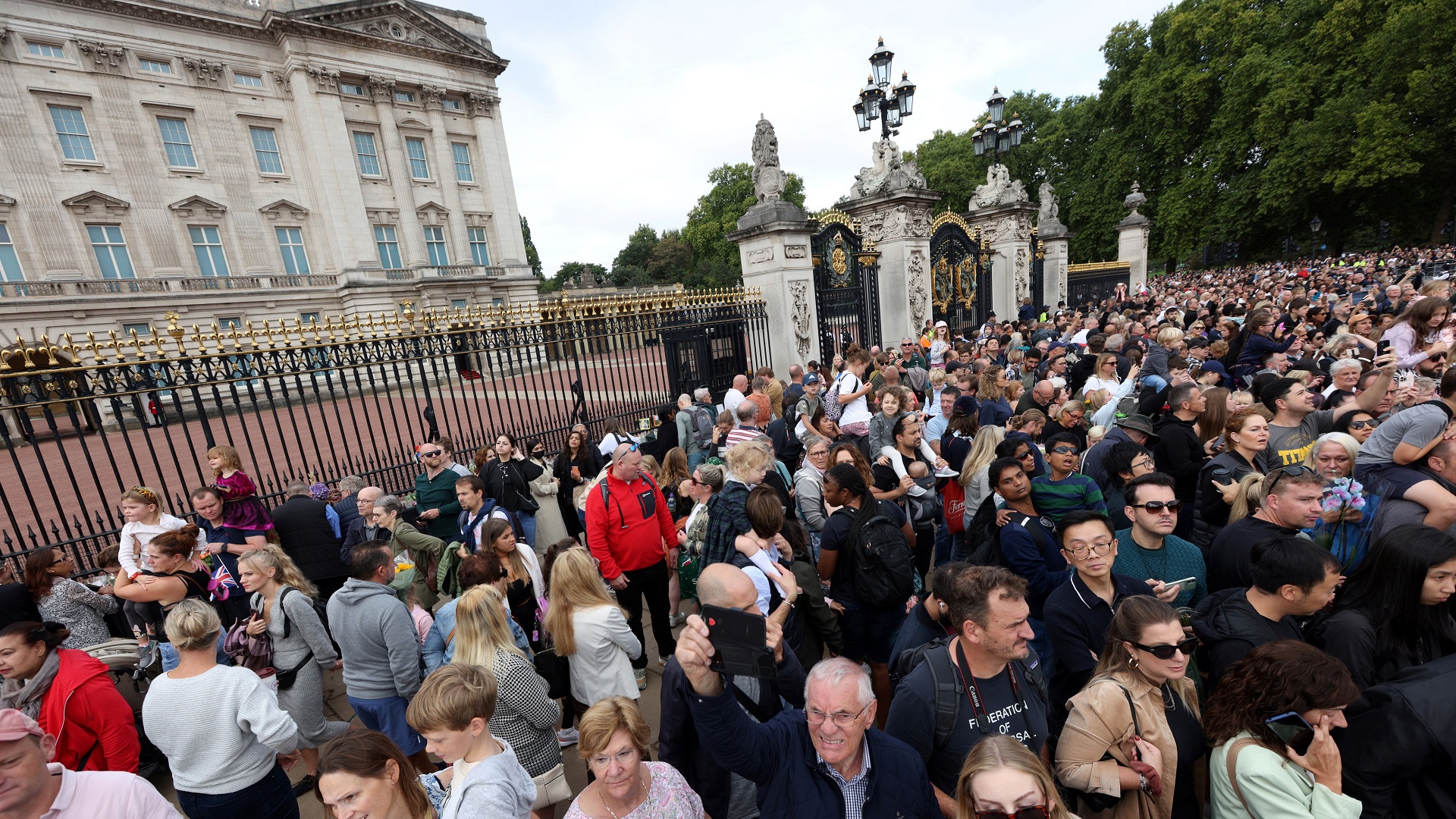 Image for the title: Queen Elizabeth II's funeral to be held on September 19: palace 