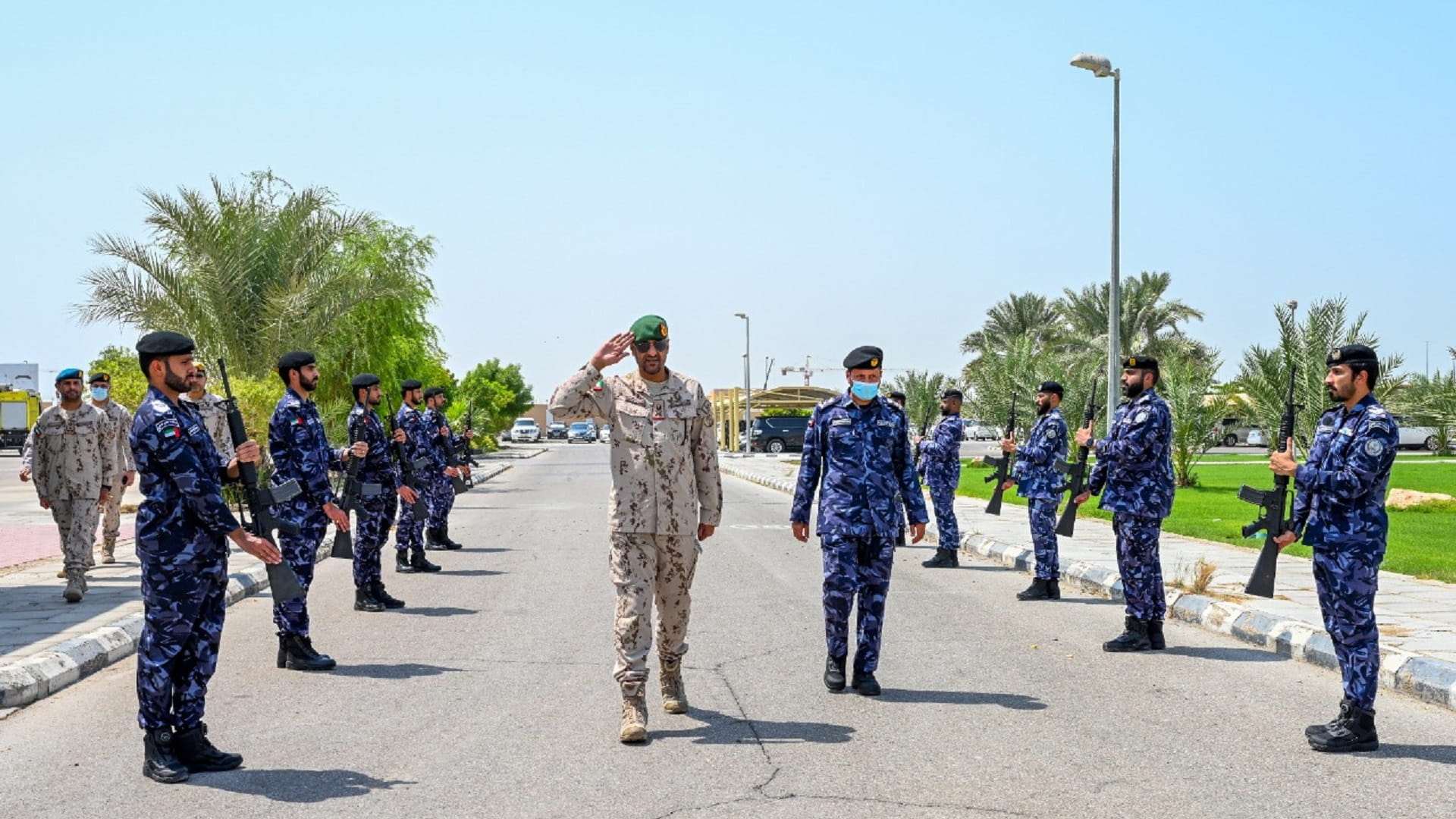 Image for the title: Al Shamsi meets Commander of Joint Operations 