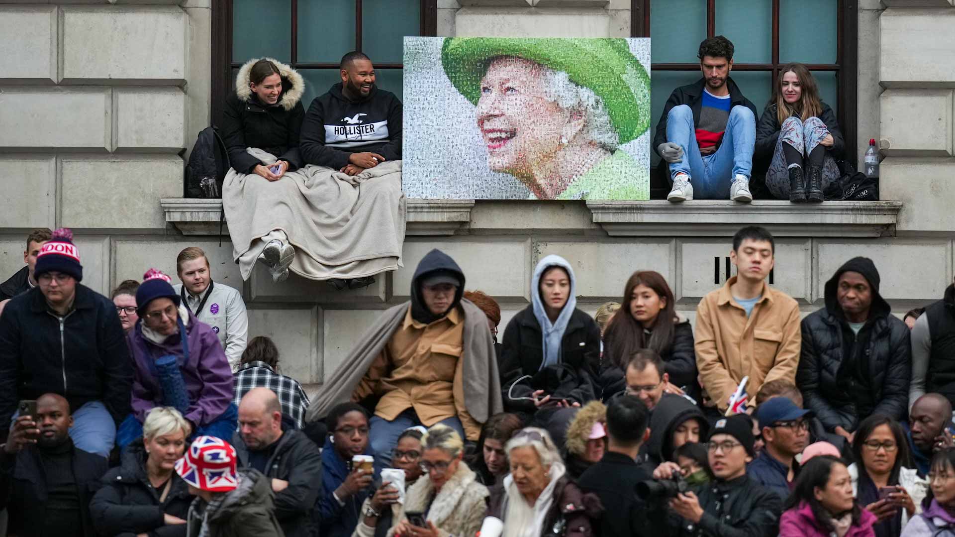 Image for the title: Crowds jam London for Queen Elizabeth II's funeral 