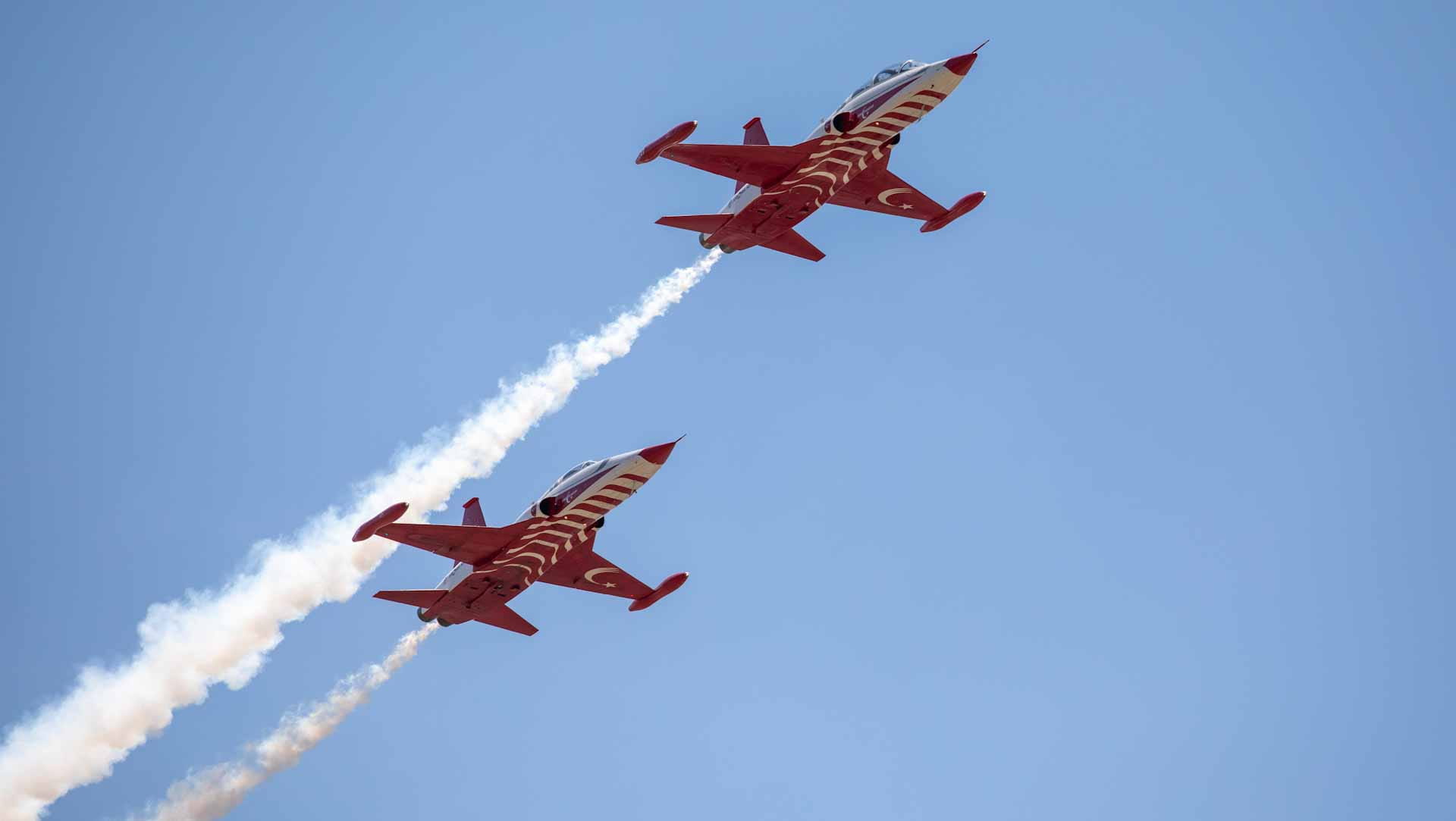 Image for the title: Switzerland signs contract for 36 US fighter jets 