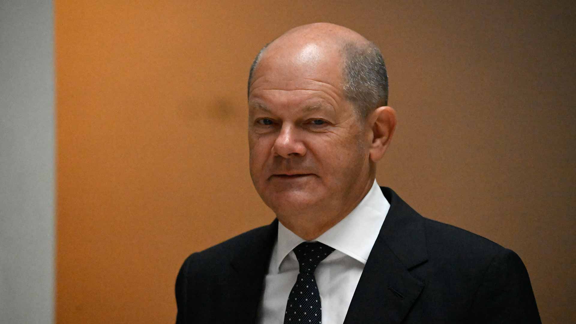 Image for the title: Scholz to visit Saudi as Germany seeks energy supplies 