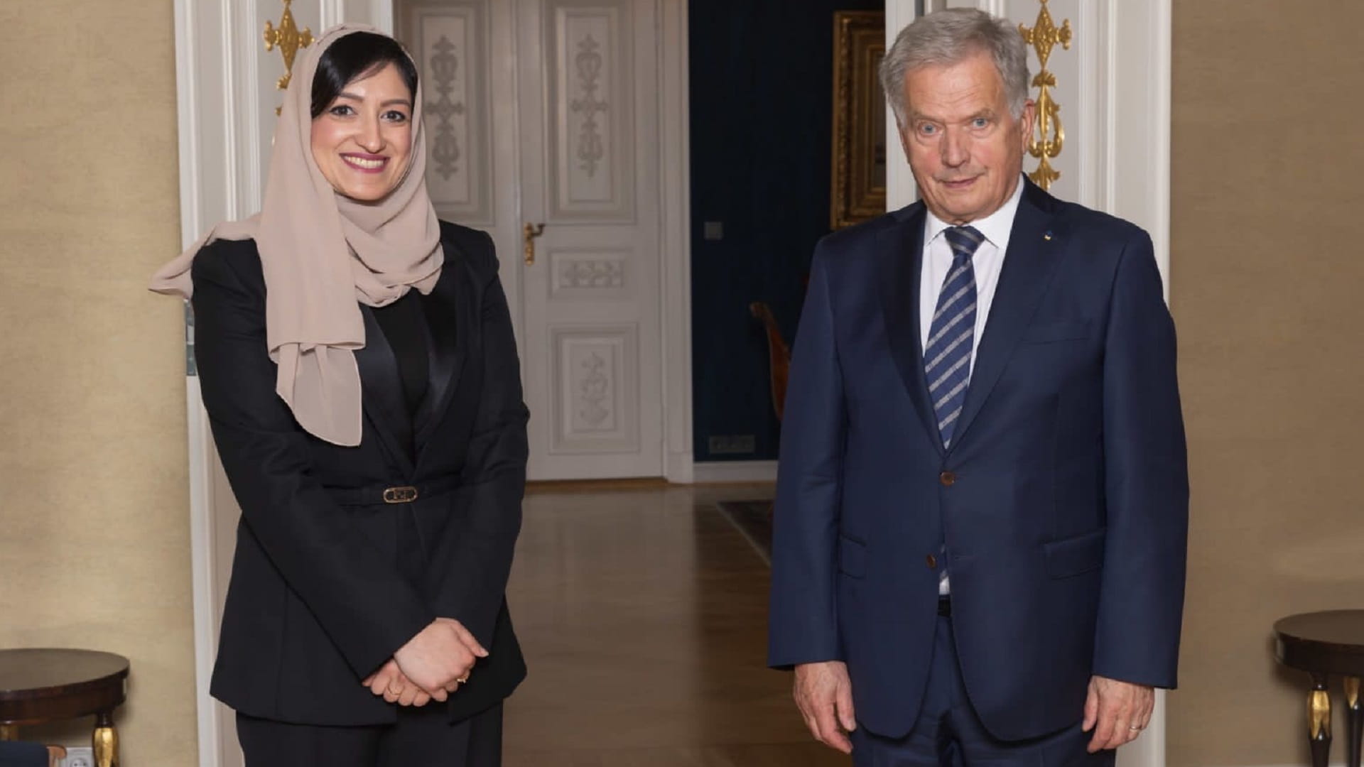 Image for the title: UAE Non-Resident Amb. presents credentials to President of Finland 