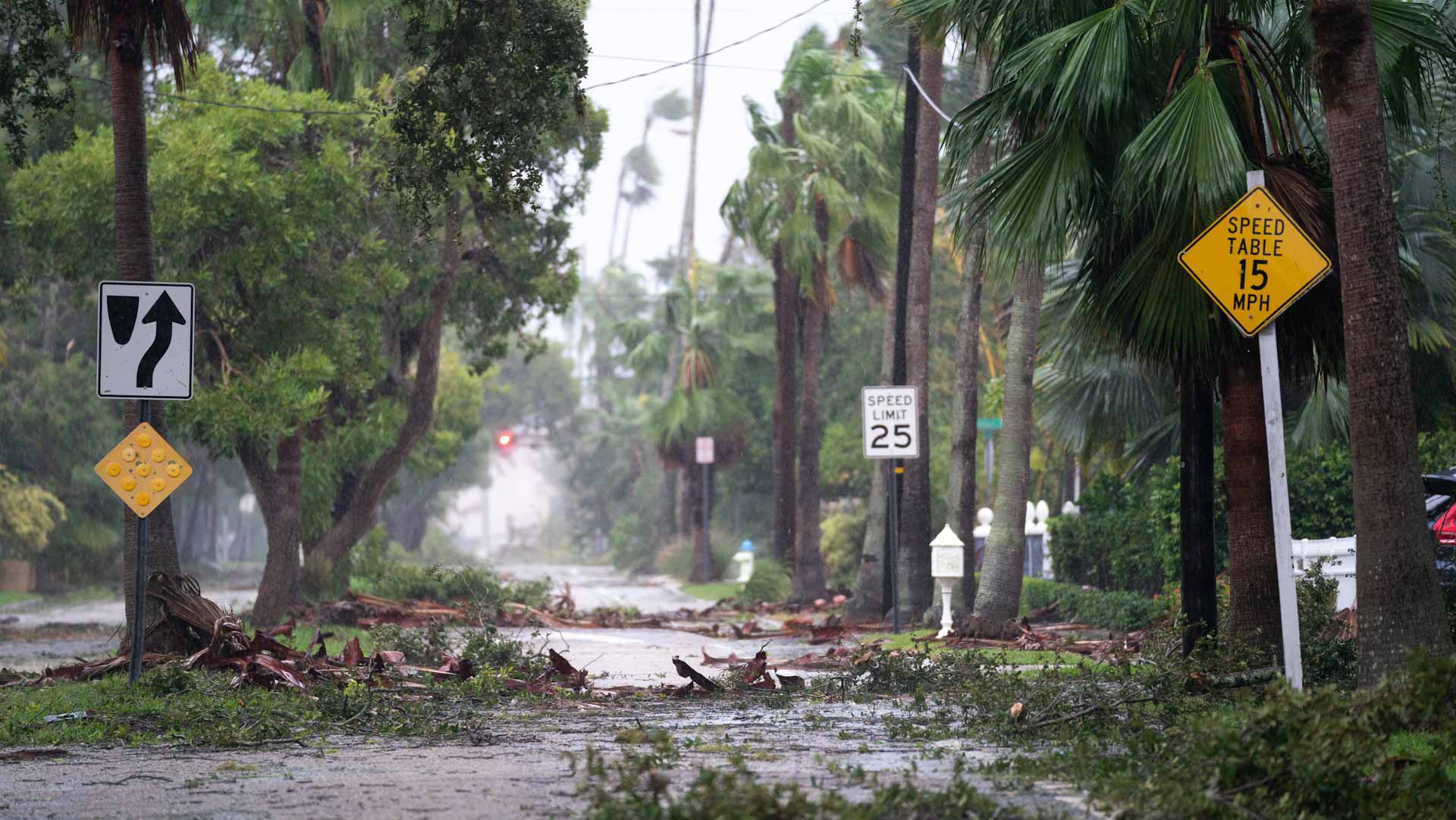 Image for the title: Hurricane Ian pounds Florida as a monster storm 