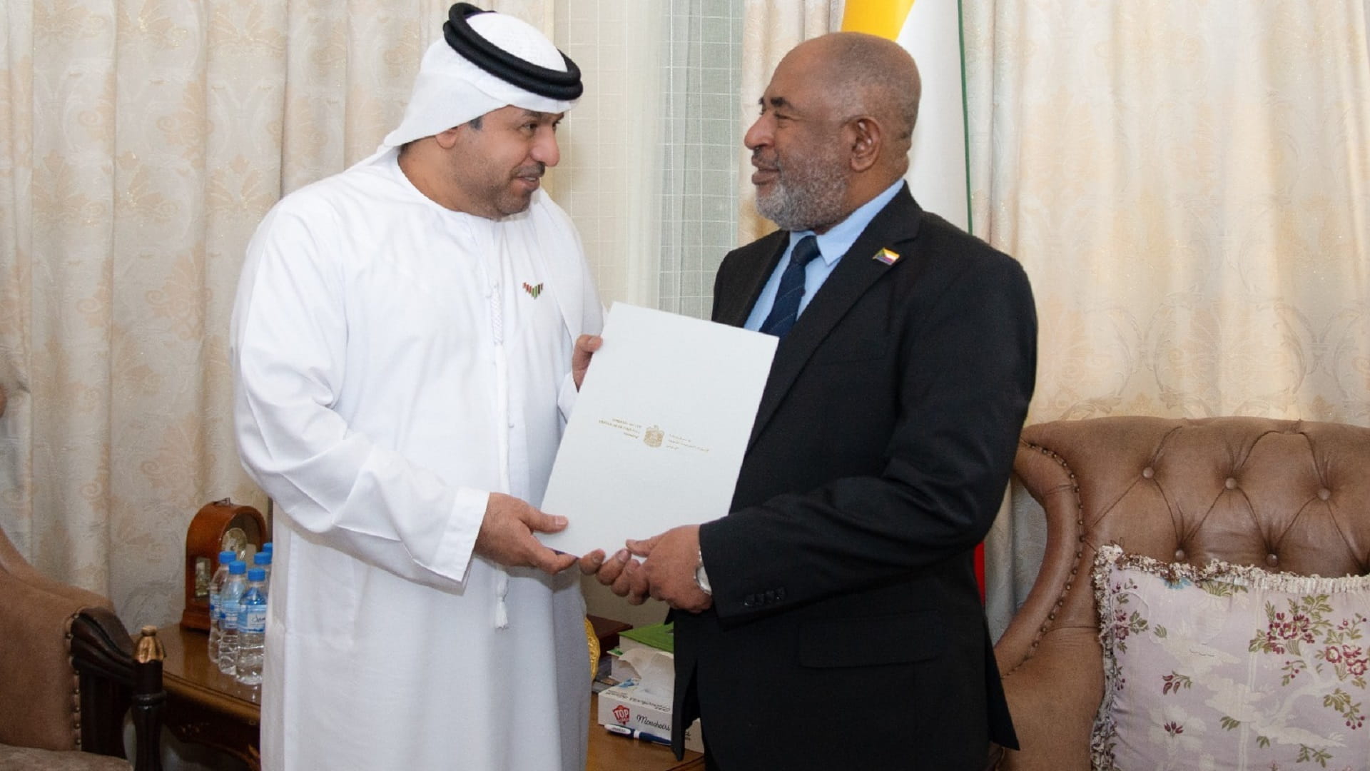 Image for the title: Mohamed bin Zayed sends written letter to Comoros President 