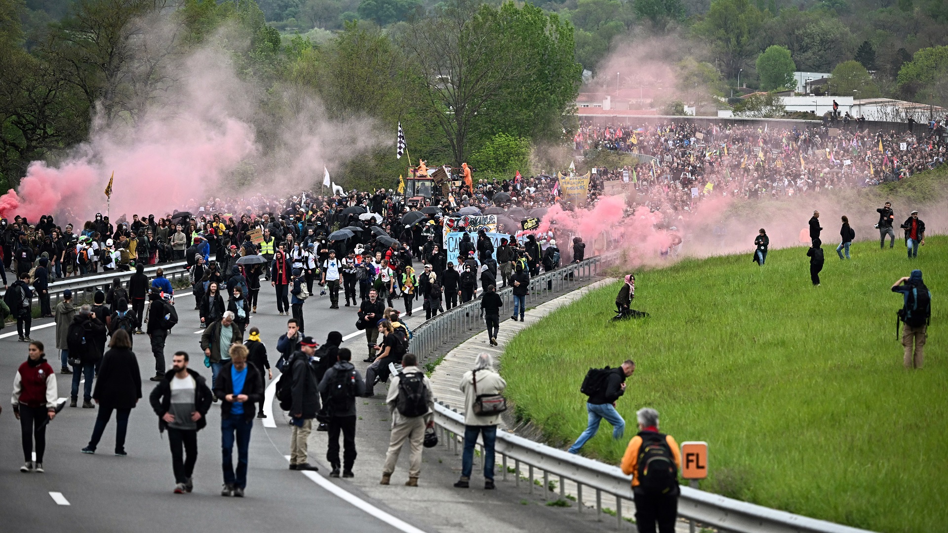 Image for the title: Thousands protest planned motorway in France 