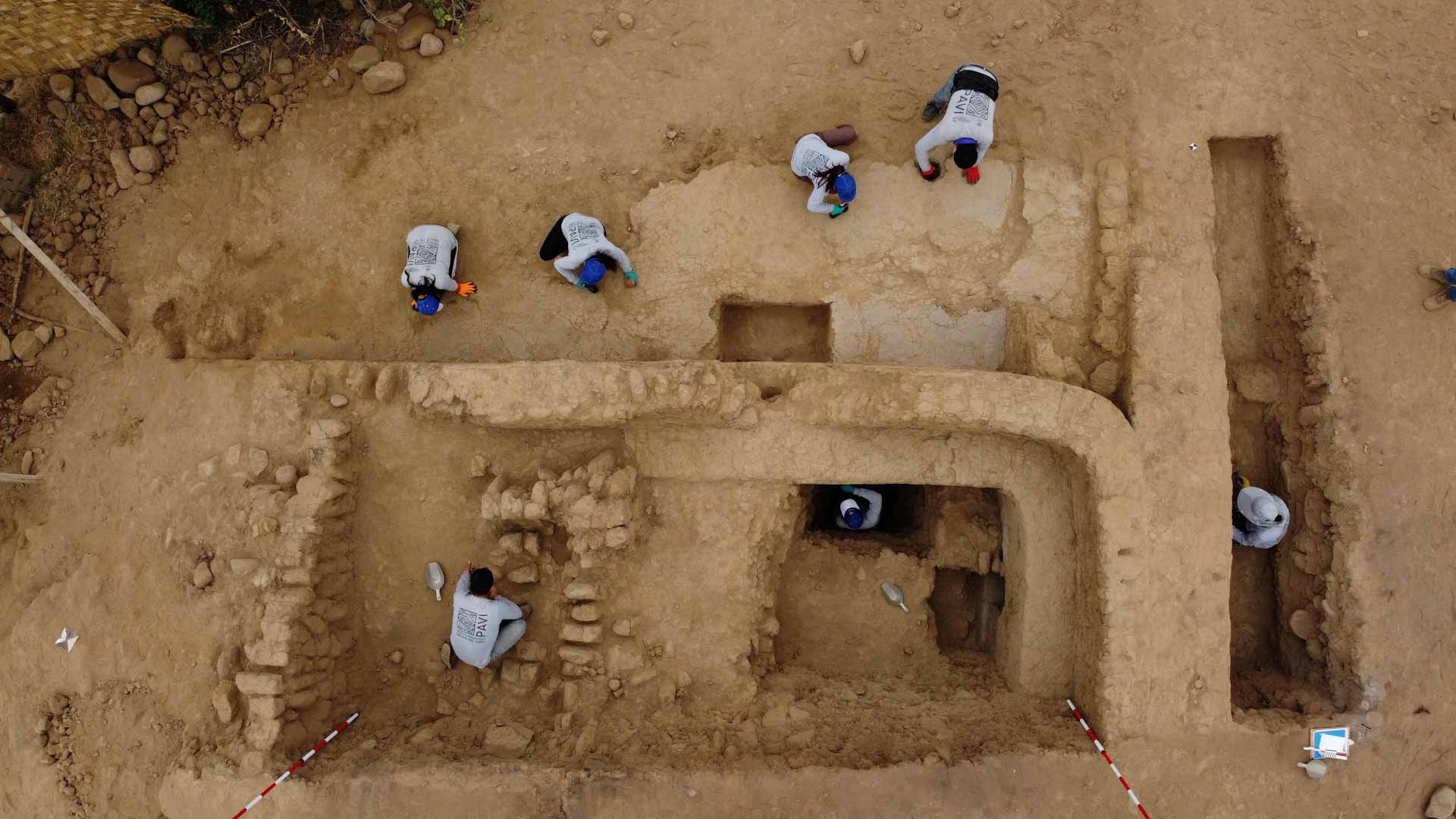 صورة بعنوان: اكتشاف جدار عتيق في شمال بيرو عمره 4 آلاف عام 