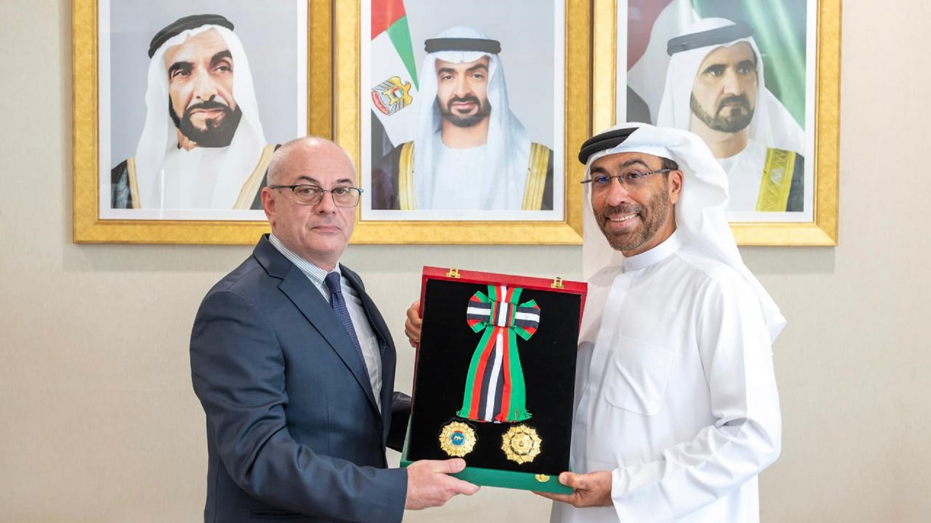 Image for the title: UAE President confers ‘Medal of Independence’ on Amb. of Georgia 