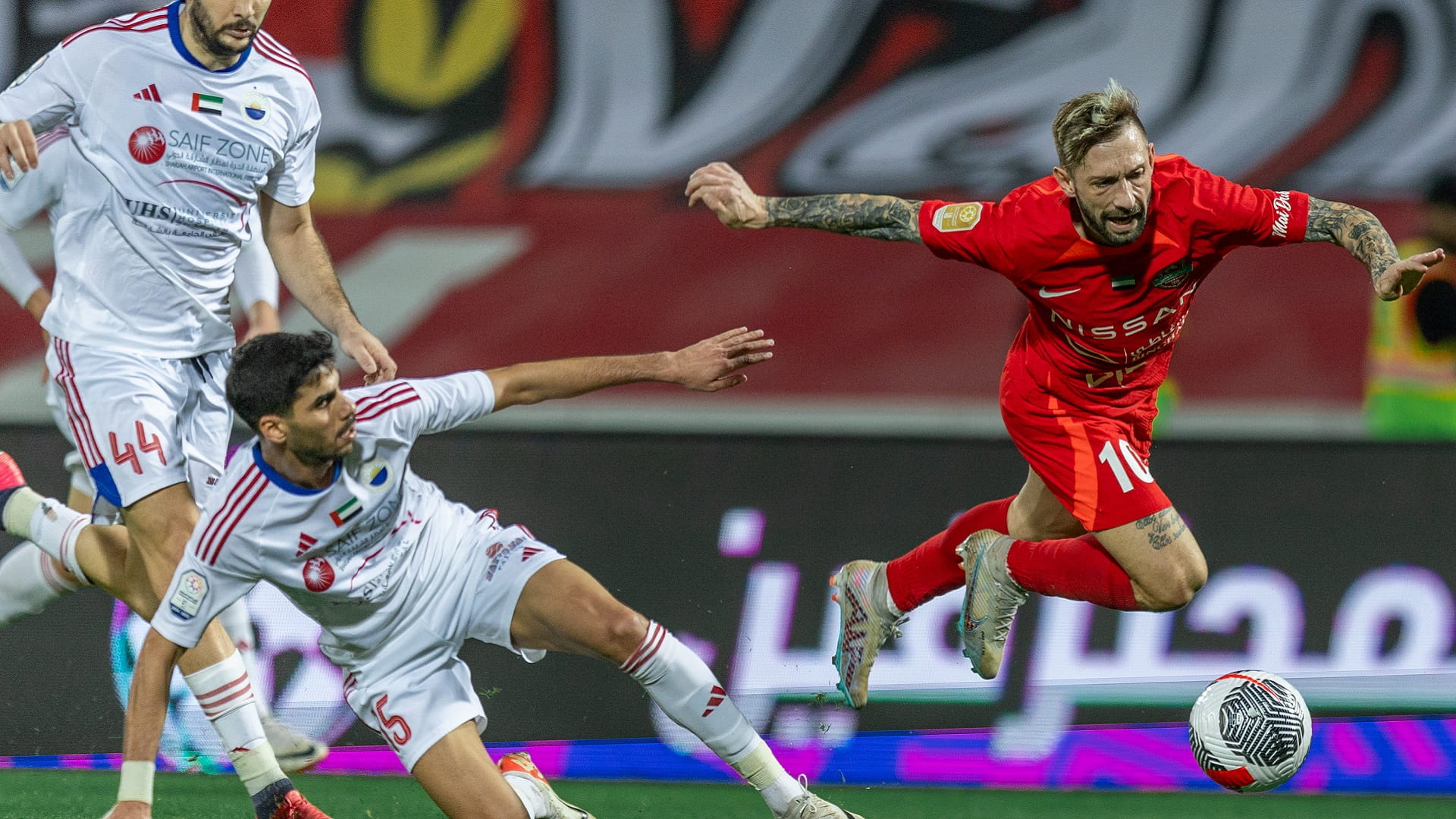 Image for the title: Sharjah - Shabab Al Ahli, excitement ends in draw 