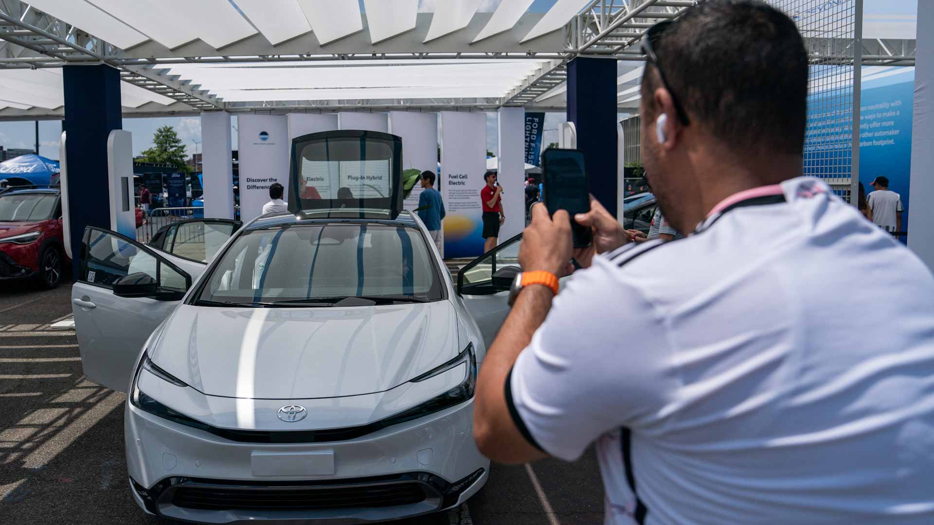 صورة بعنوان: في أميركا..تويوتا تستدعي مليون سيارة جراء مشكلة بالوسائد الهوائية 