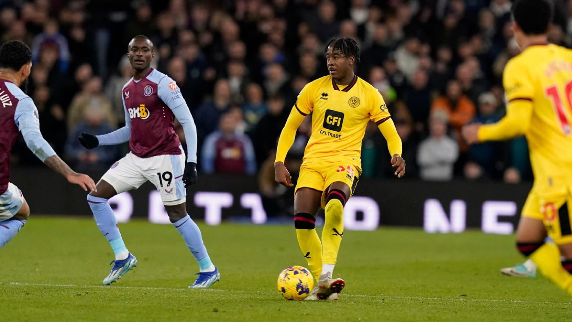 Image for the title: Aston Villa draws 1-1 with Sheffield United 