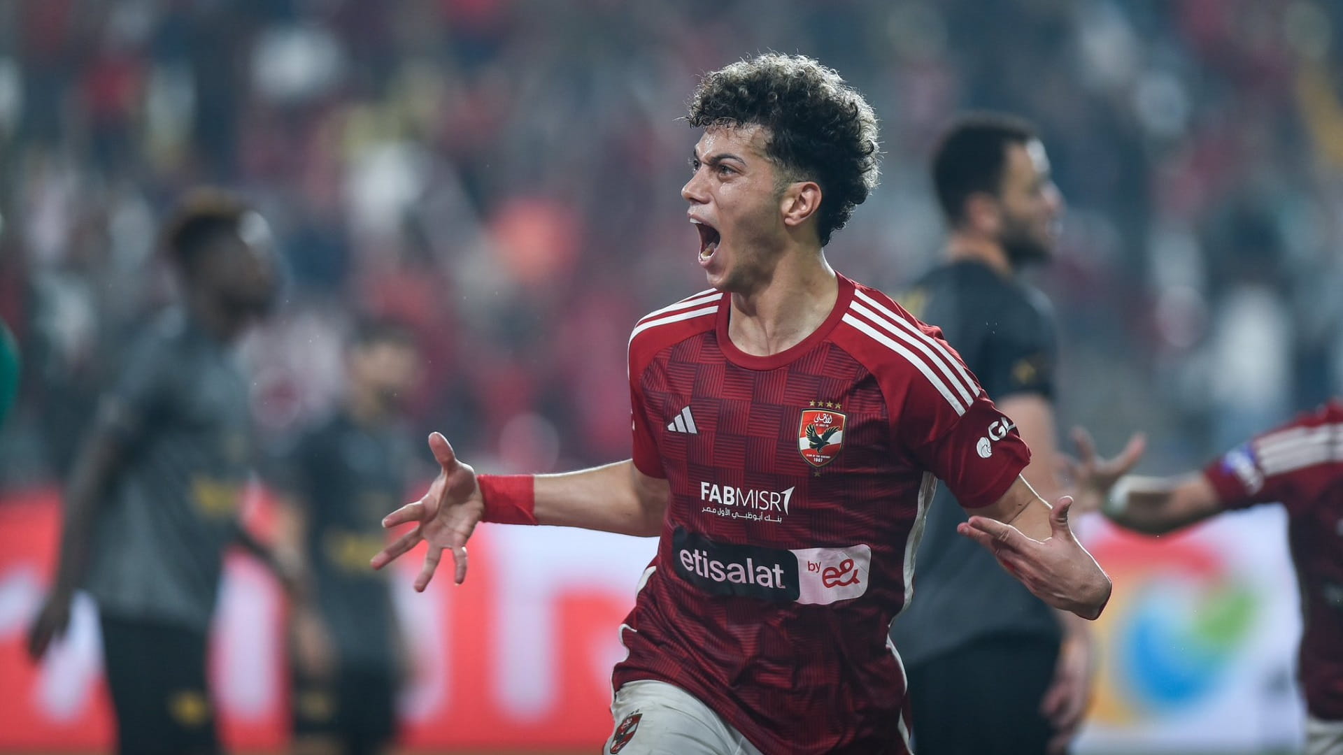 صورة بعنوان: الأهلي يواجه فيوتشر في نهائي كأس السوبر المصري بأبوظبي 