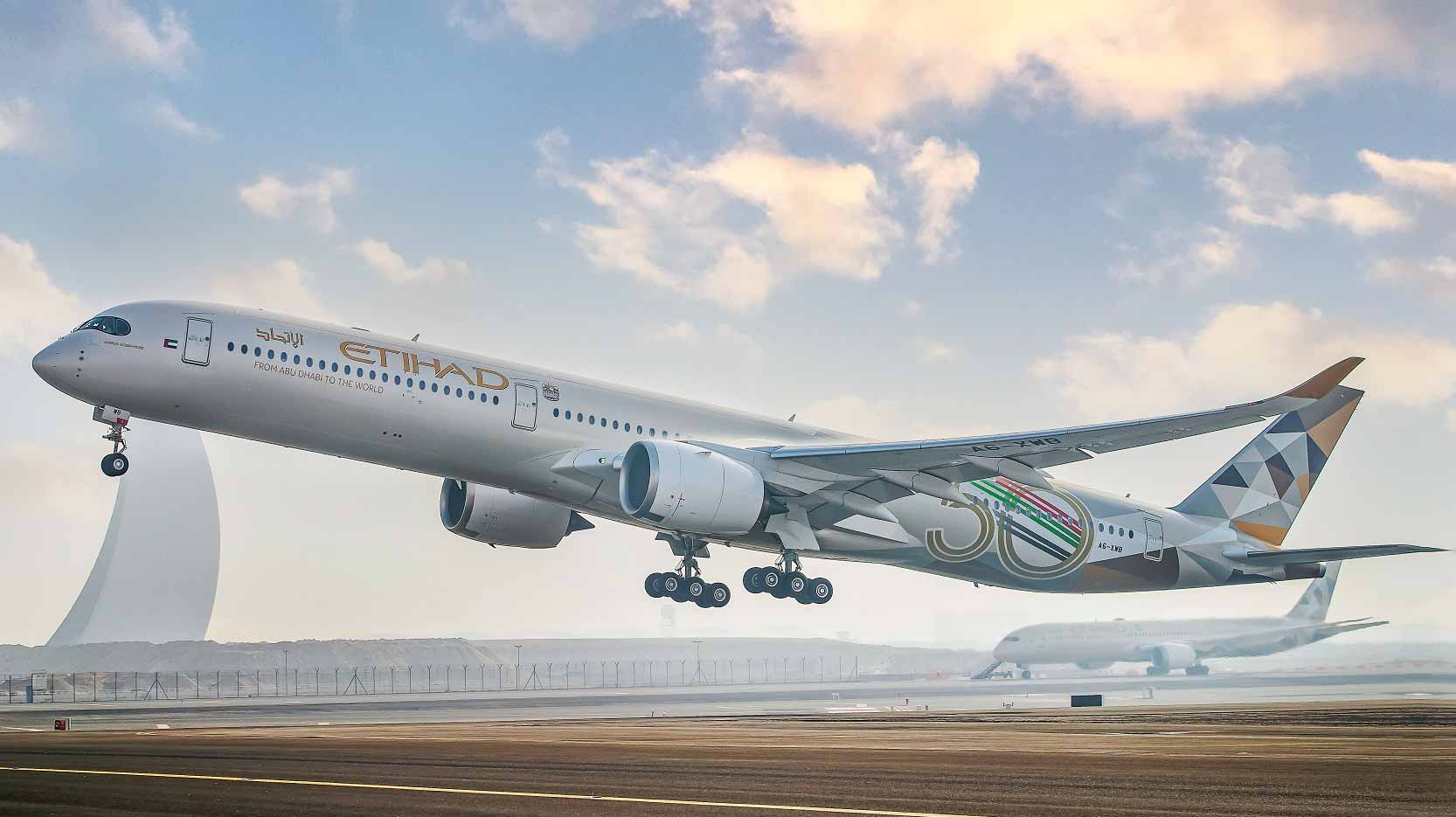 Image for the title: Etihad Cargo flies high and exceeds performance goals in 2022 