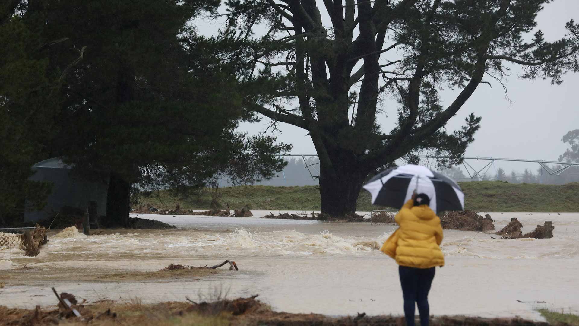 Image for the title: New Zealand announces NZ$700,000 in additional flood support 