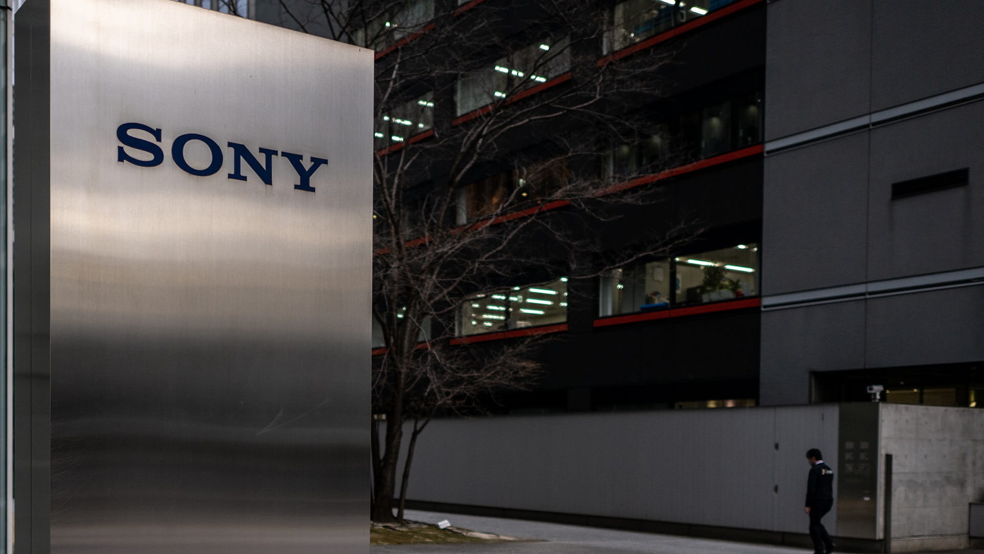 Image for the title: Sony hikes net profit forecast as weak yen boosts gaming 