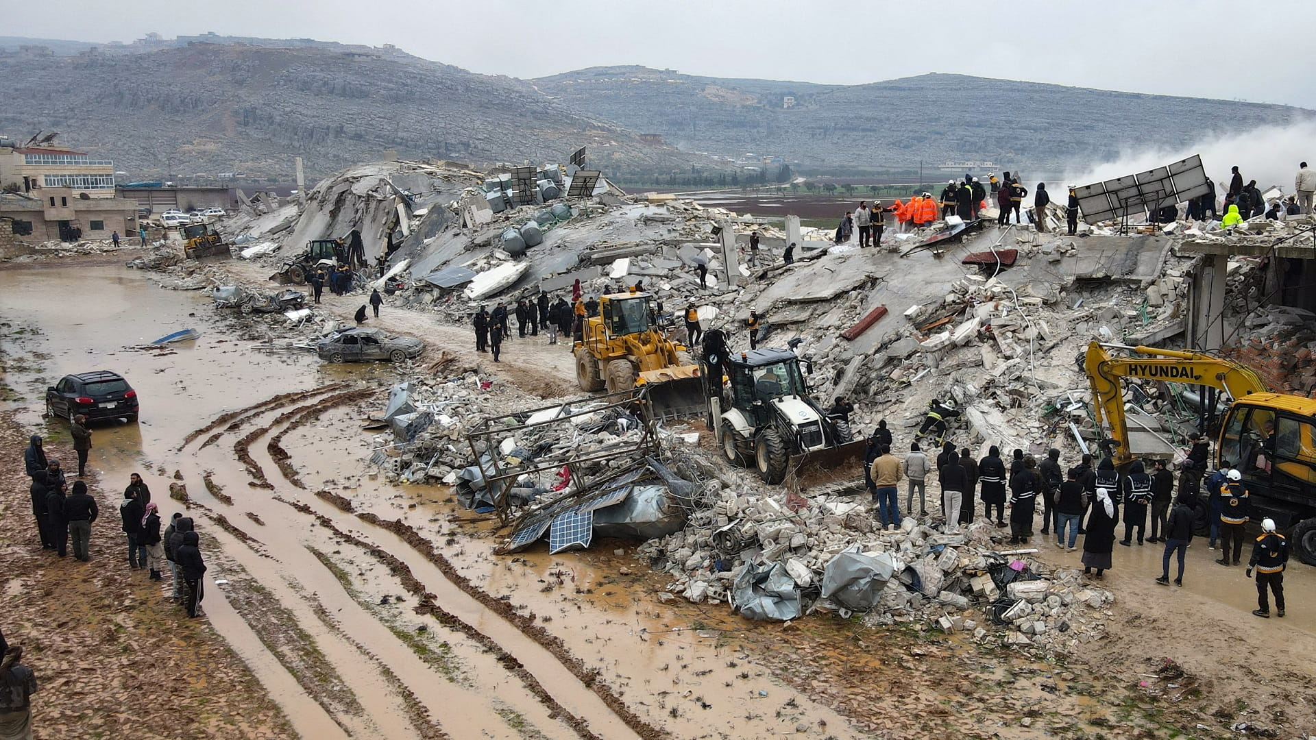 صورة بعنوان: سوريا: ارتفاع ضحايا الزلزال إلى أكثر من 780 قتيلاً و2280 جريحاً 