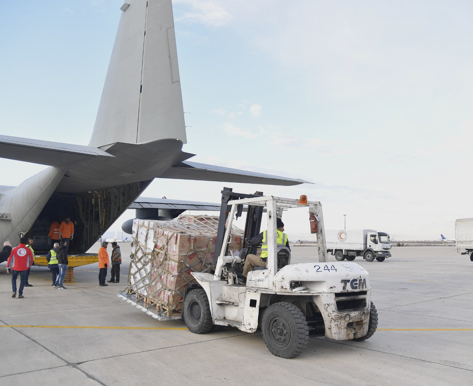 Image for the title: UAE sends additional supplies to people in Syria and Turkiye 