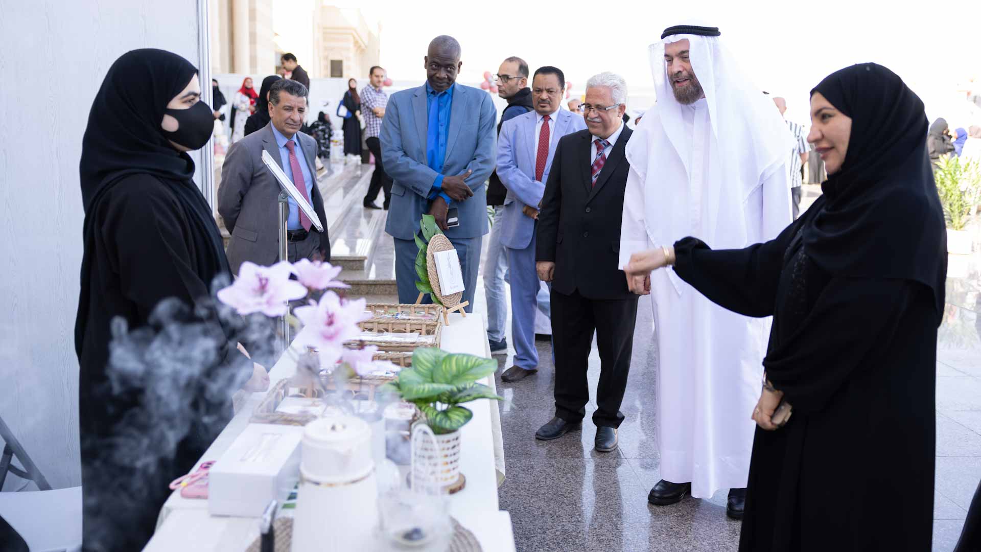 صورة بعنوان: الجامعة القاسمية تبرز إبداعات الطالبات في معرض "بازارنا غير" 