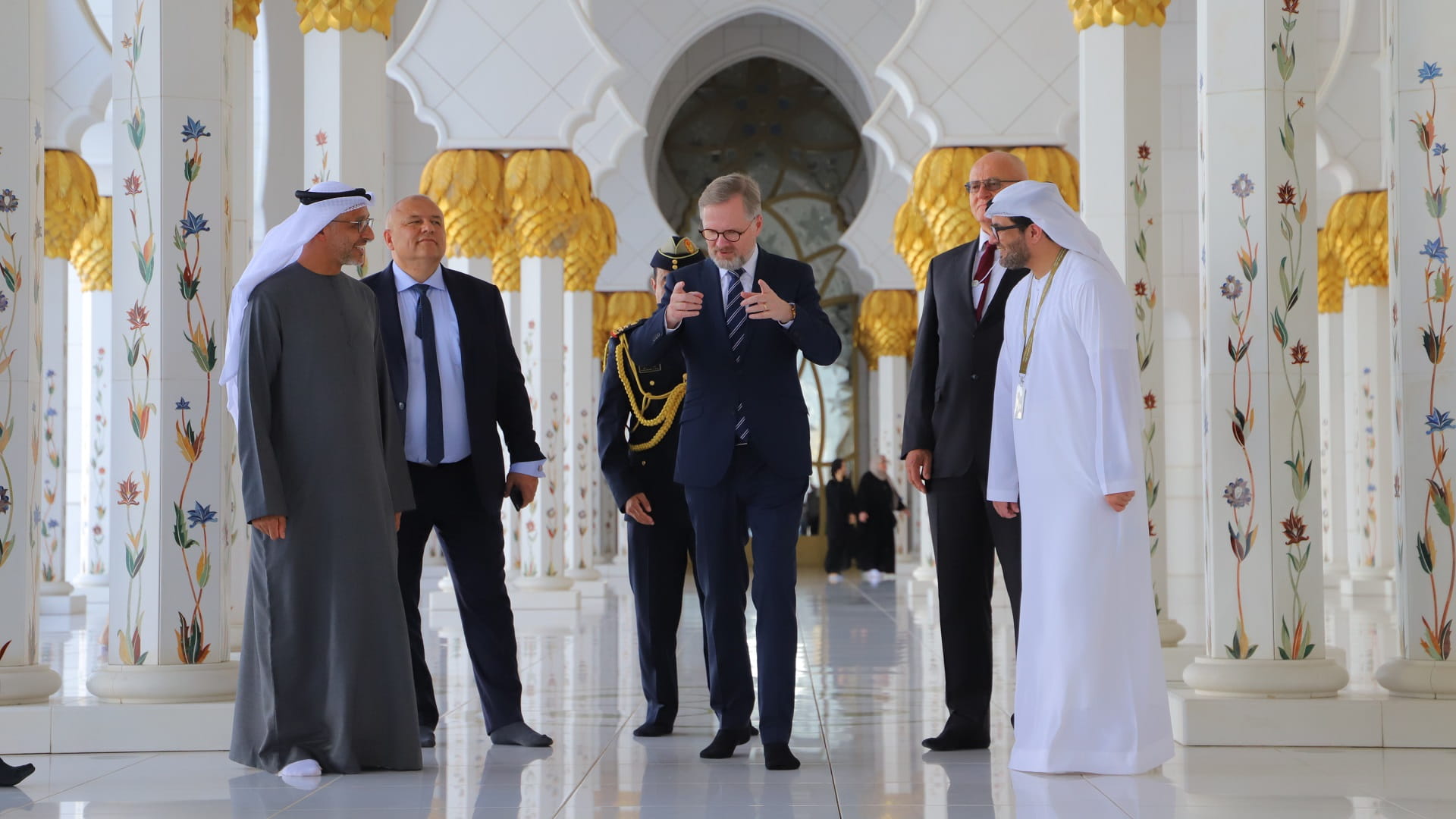 Image for the title: Czech Prime Minister visits Sheikh Zayed Grand Mosque 