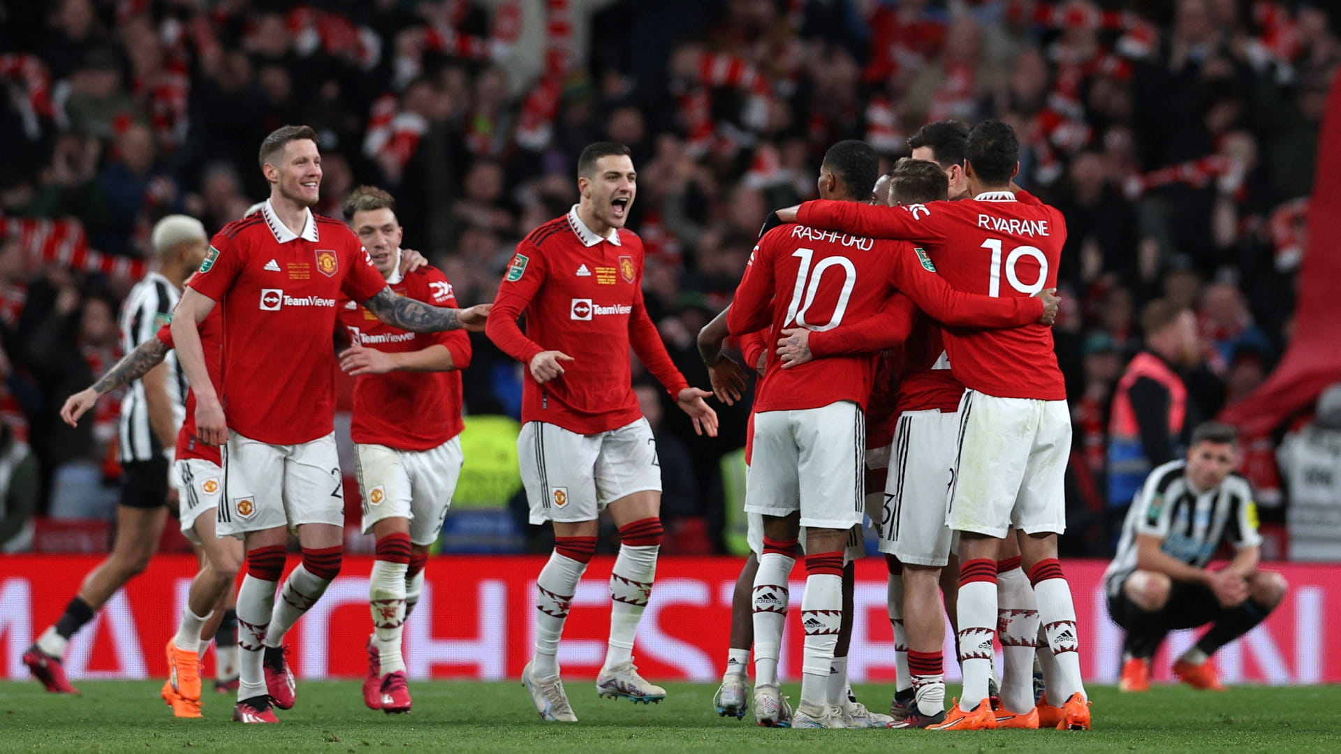 Image for the title: Manchester United beat Newcastle 2-0 to win League Cup 