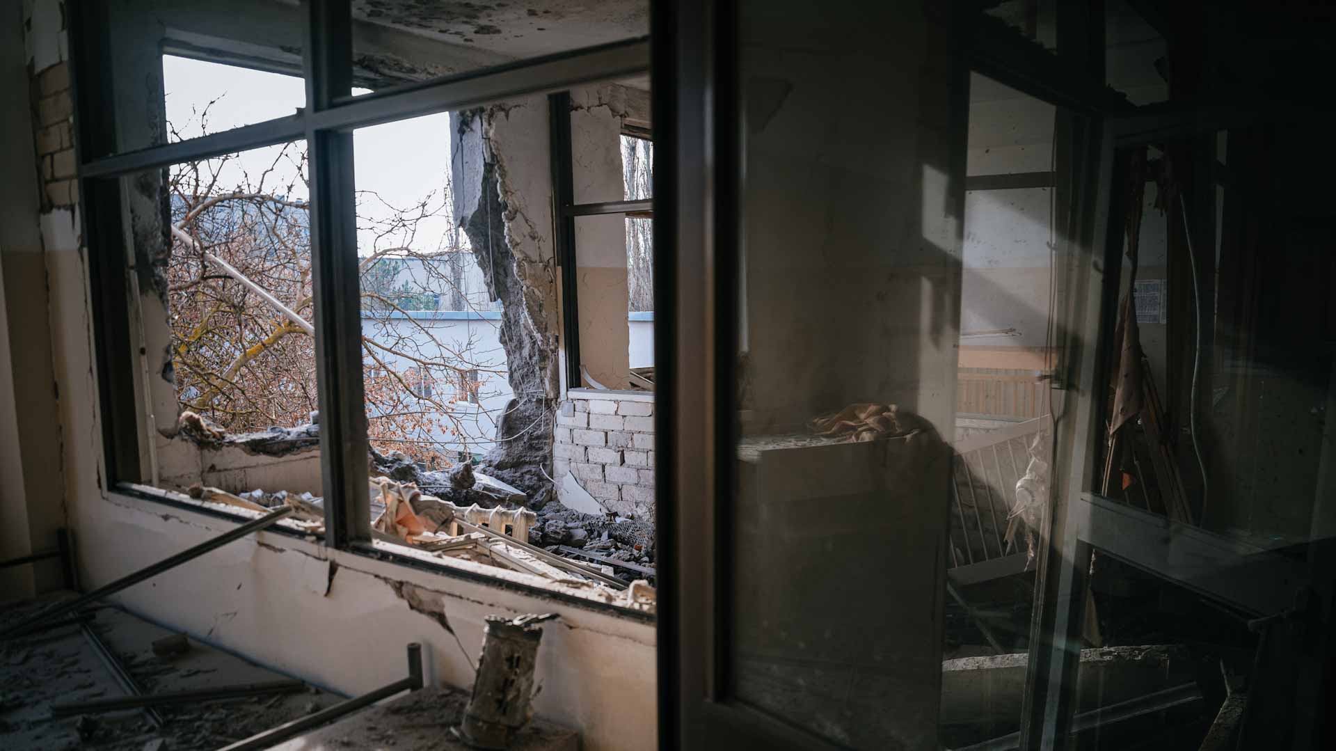 Image for the title: New air attacks target Kyiv after Russia's New Year assaults 