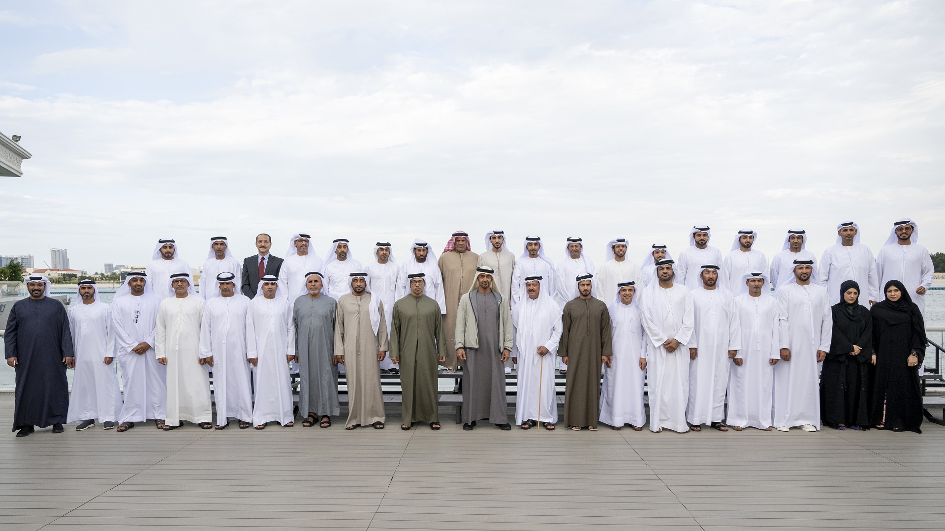 Image for the title: UAE President receives ‘March of the Union’ organising committee 