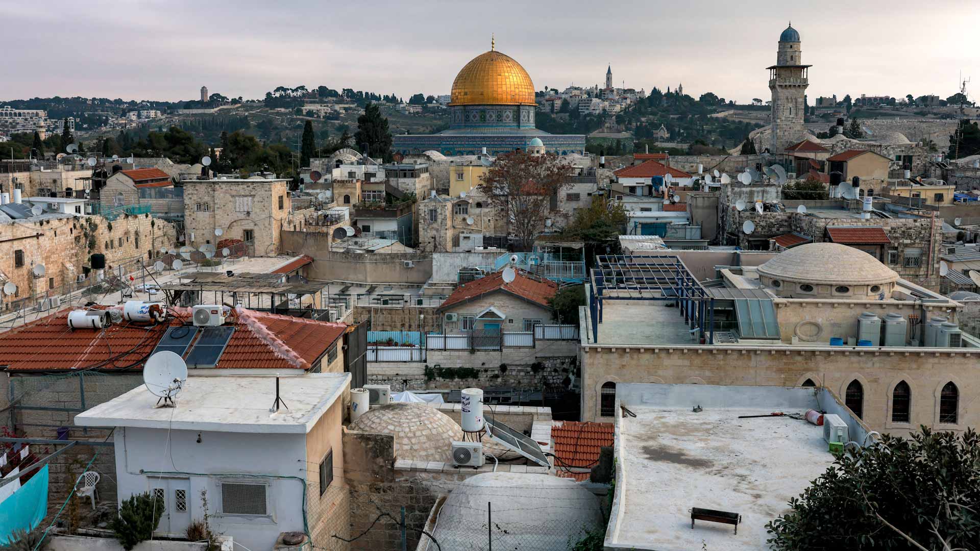 Image for the title: Israeli forces kill Palestinian boy in West Bank 