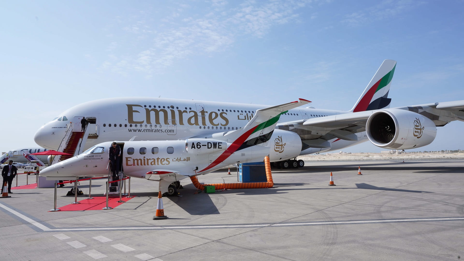 Image for the title: First retrofitted Emirates A380 enters service 