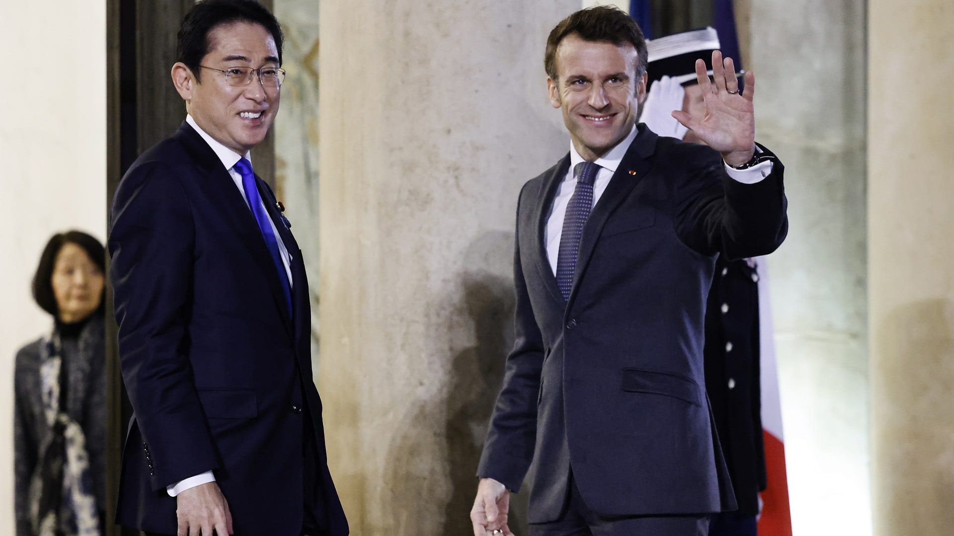 Image for the title: Japan, France vow more security cooperation in Asia-Pacific 