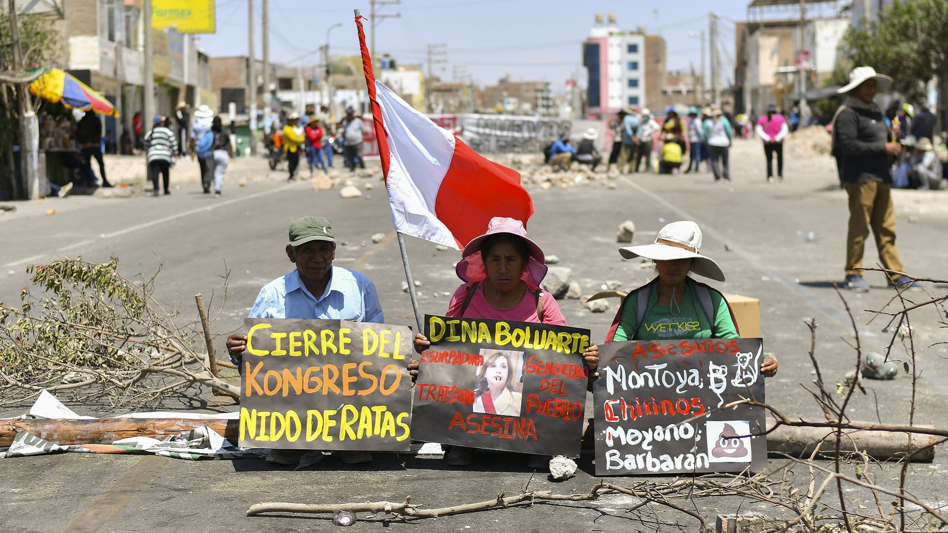 Image for the title: Peru protesters mourn their dead as clashes continue 