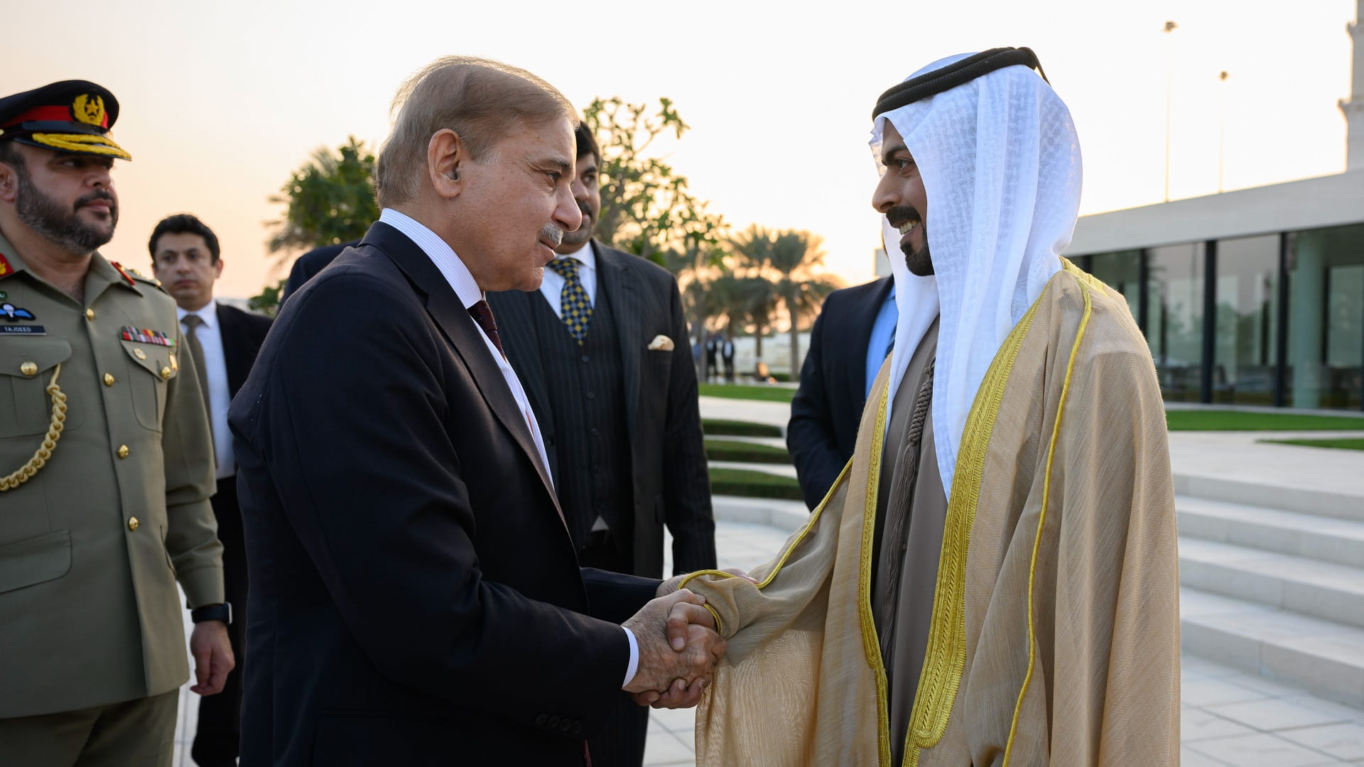 Image for the title: Khalifa bin Tahnoun receives Pakistan's PM in Wahat Al Karama 