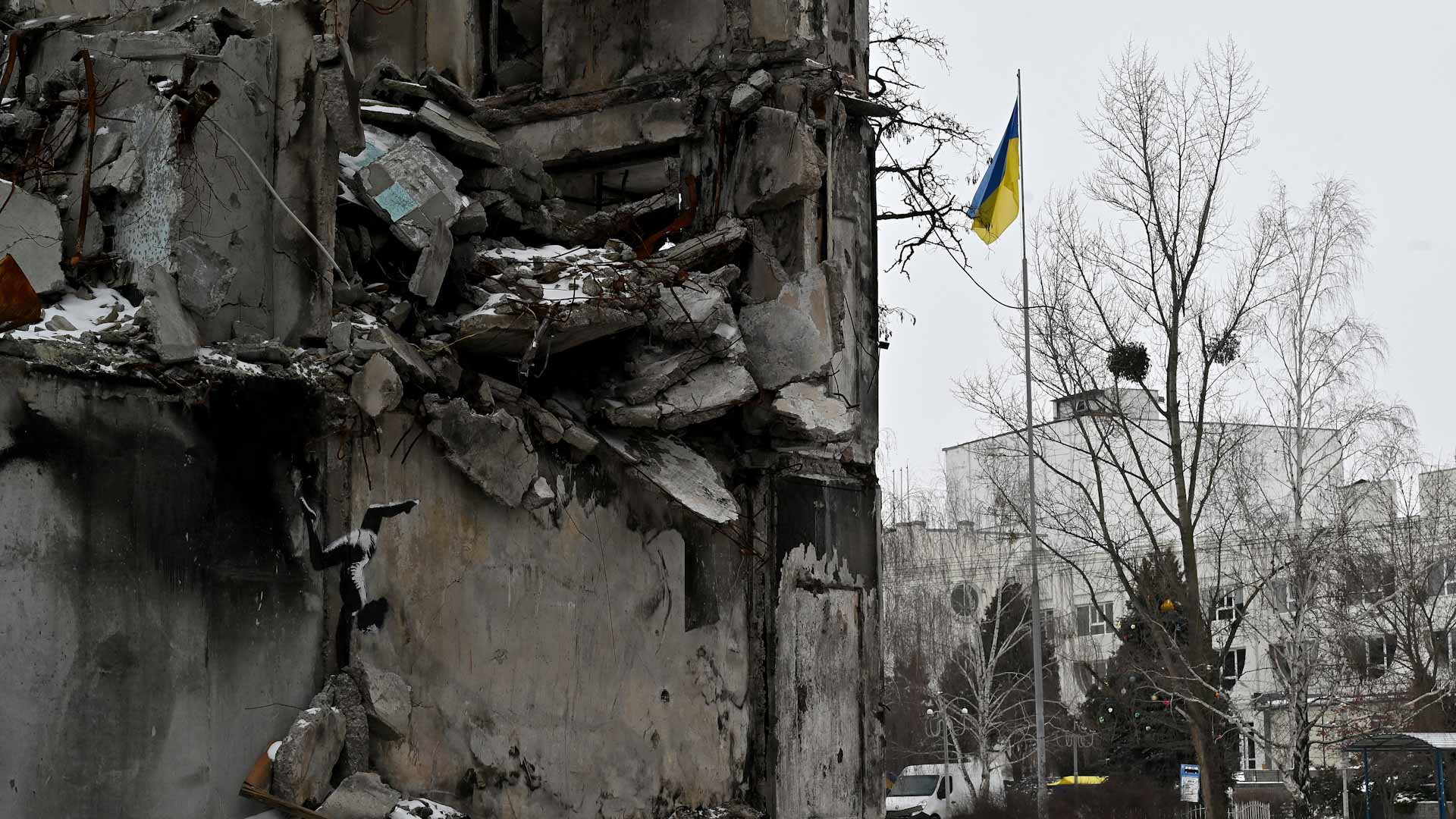 Image for the title: Ukraine: Our forces hold out after hot night in Soledar 