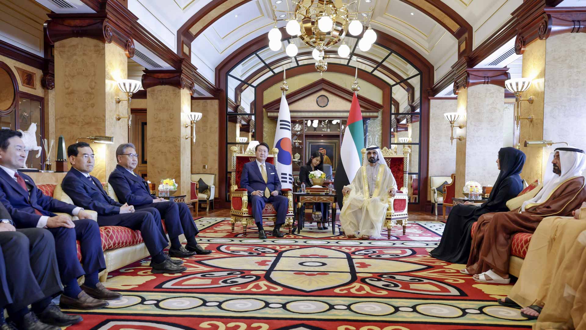 Image for the title: Mohammed bin Rashid meets President of South Korea 