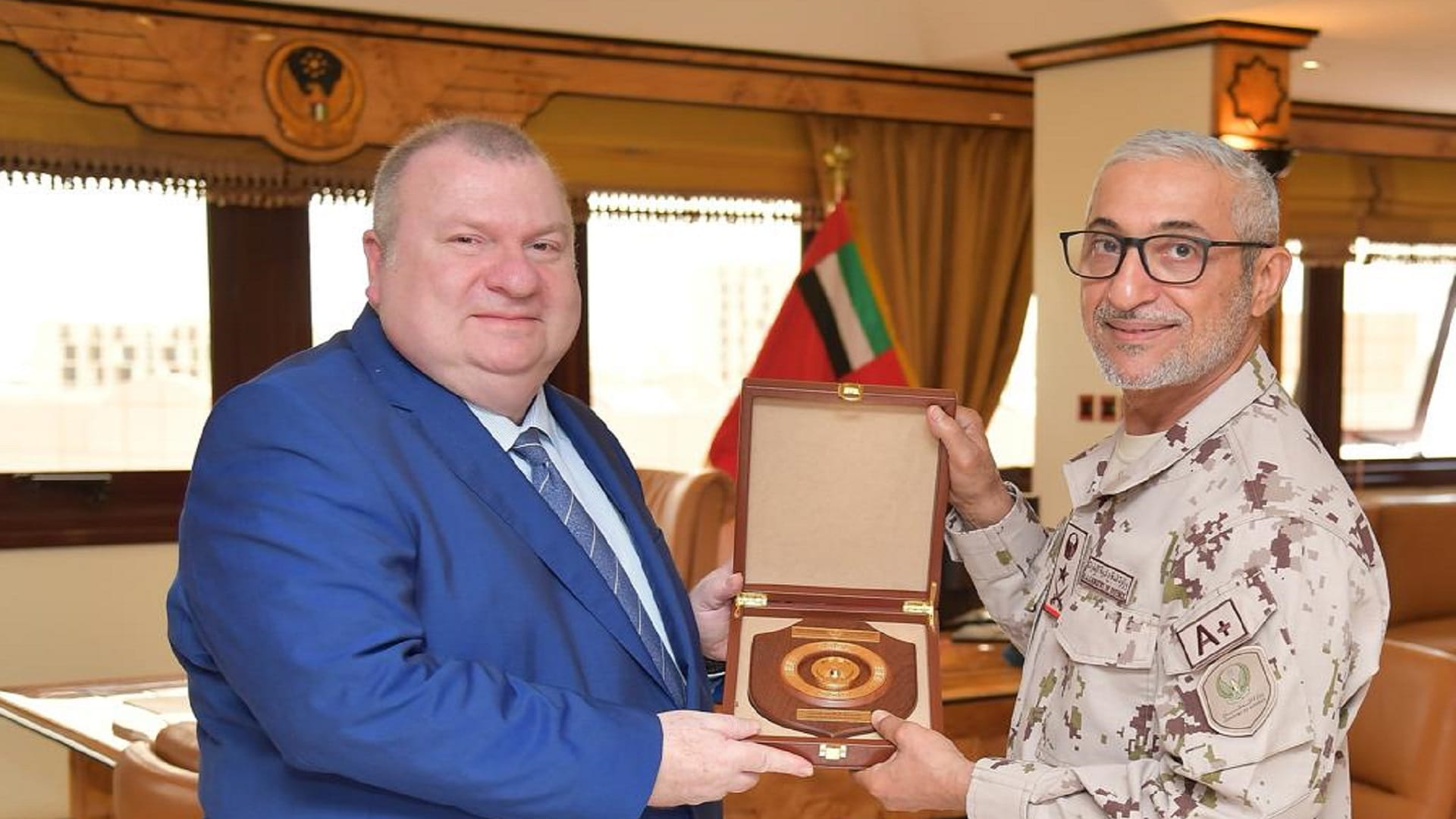 صورة بعنوان: رئيس الأركان يستقبل المفوض العام للتسليح الفرنسي 