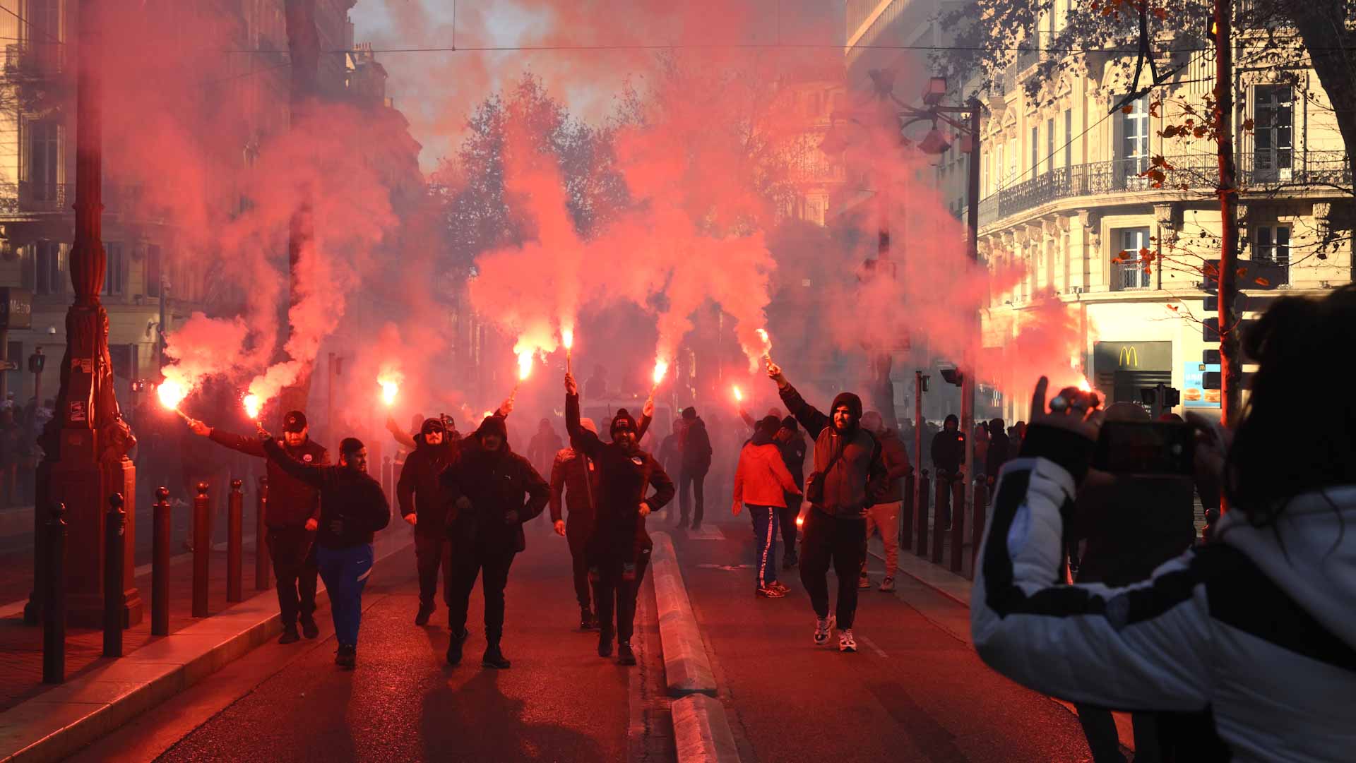 Image for the title: France braces for 2nd nationwide strike against pension reform 