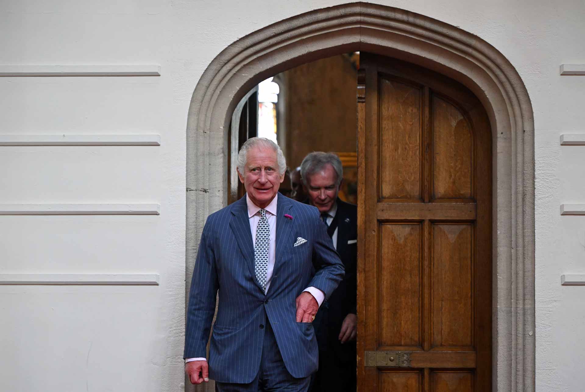 Image for the title: King Charles to meet Biden at Windsor Castle 