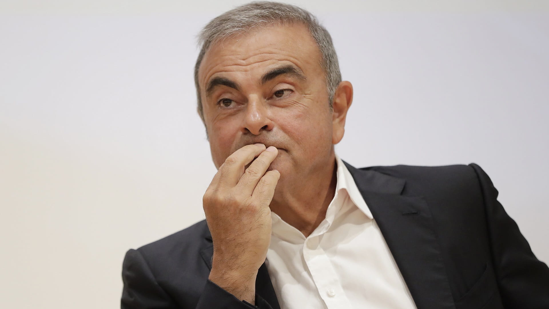 Image for the title: Second French arrest warrant targets former Nissan chief Ghosn 