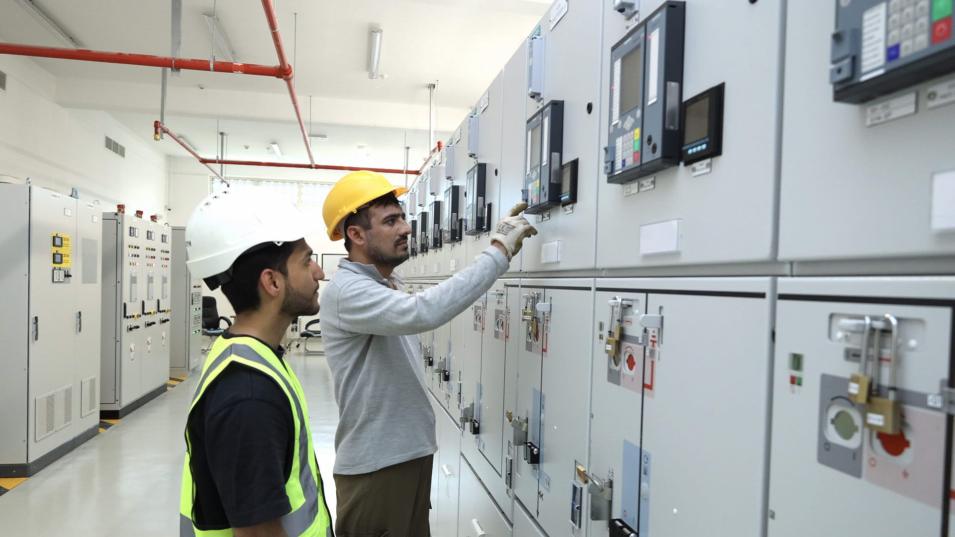 Image for the title: SEWA operates a new power transmission station in Halwan 