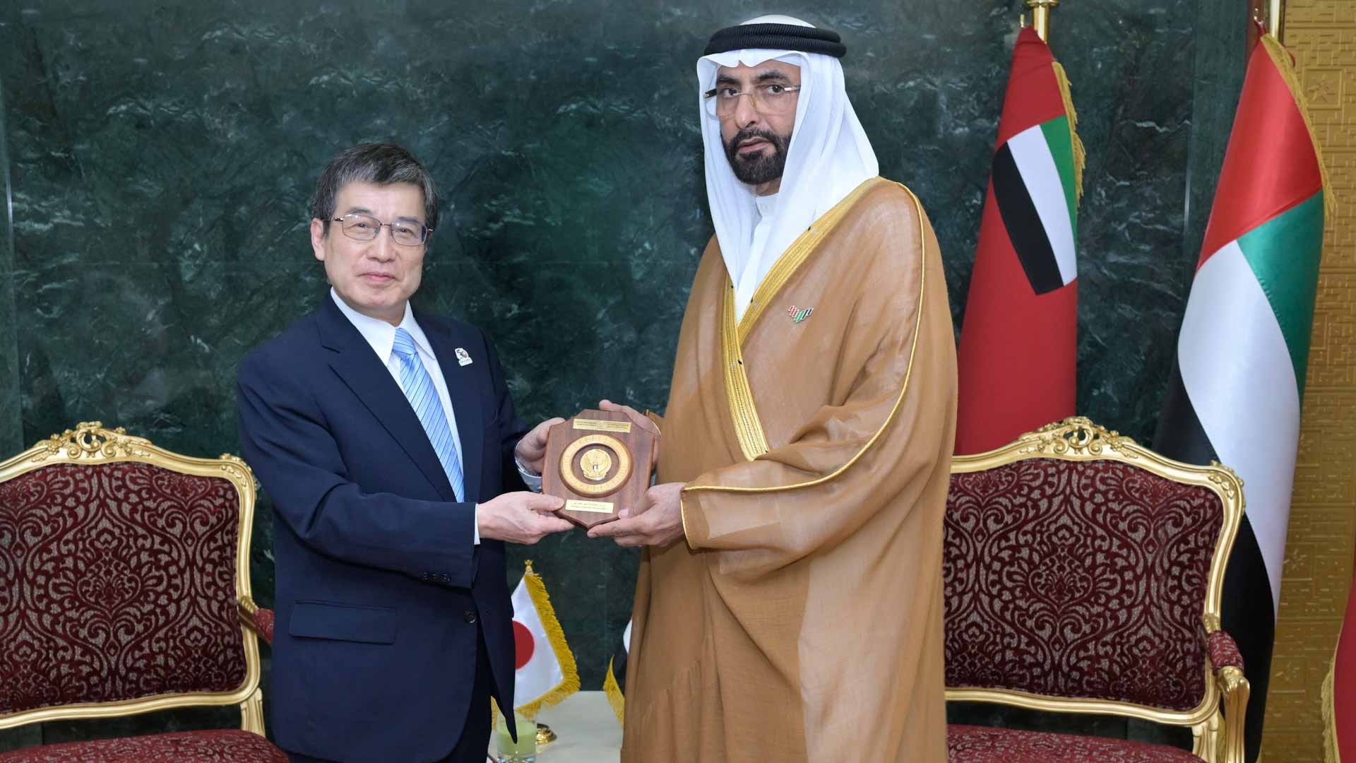 صورة بعنوان: البواردي والسفير الياباني يبحثان تطوير العلاقات الثنائية 