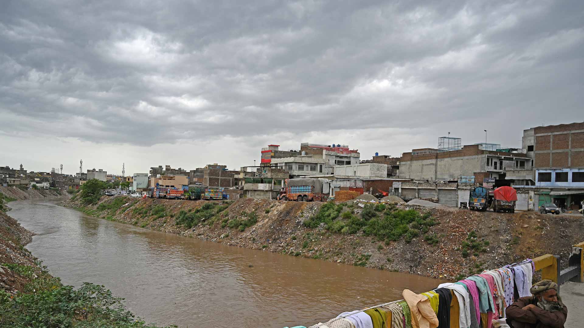 Image for the title: Pakistan landslide in monsoon rains kills eight children