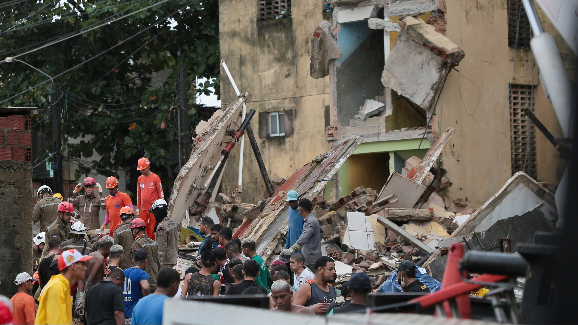 Image for the title: At least 11 dead after building collapses in Brazil 