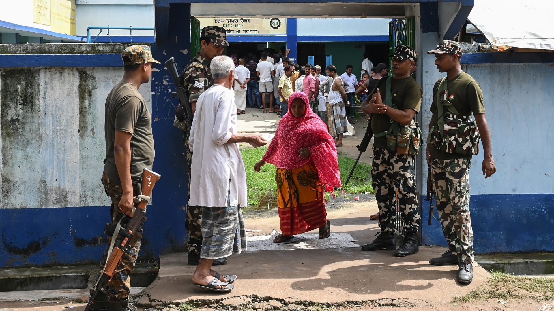 Image for the title: Seven killed in Indian village election clashes 