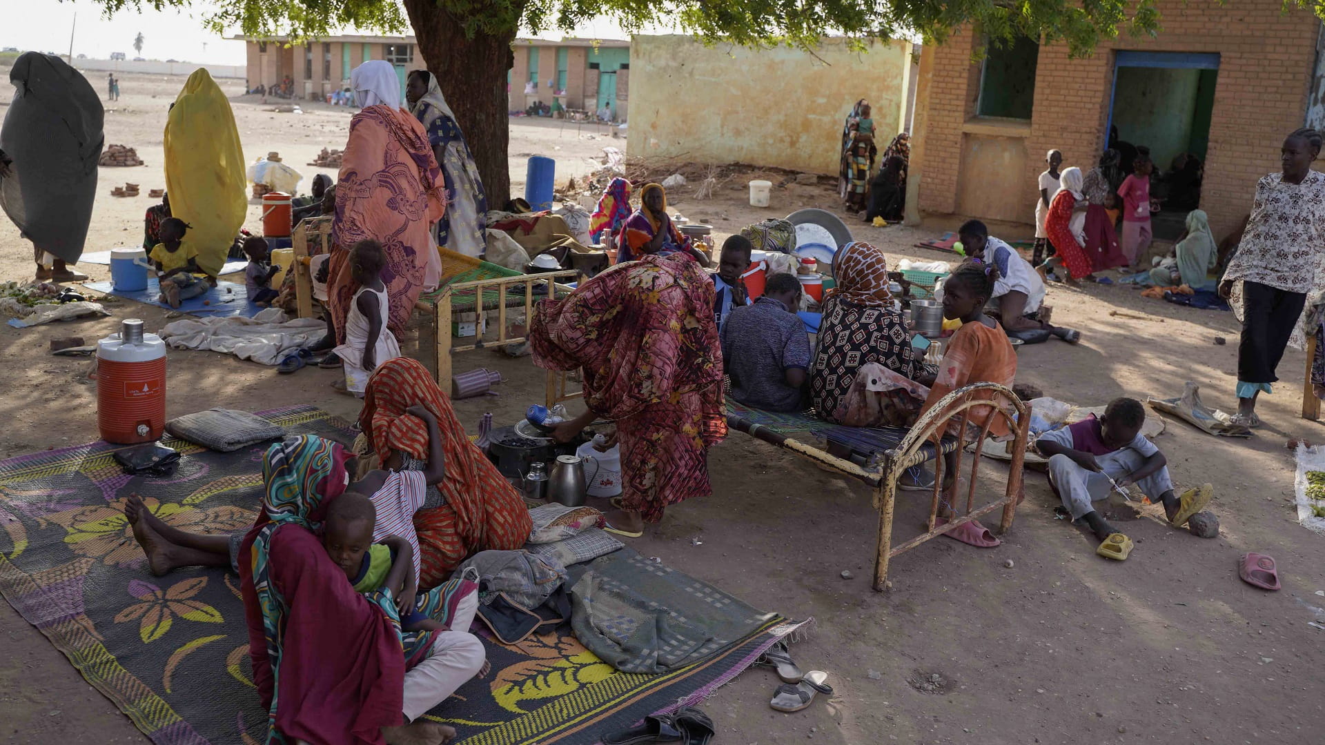 صورة بعنوان: الأمم المتحدة: نساء وأطفال بين 87 دفنوا في مقبرة جماعية بالسودان 