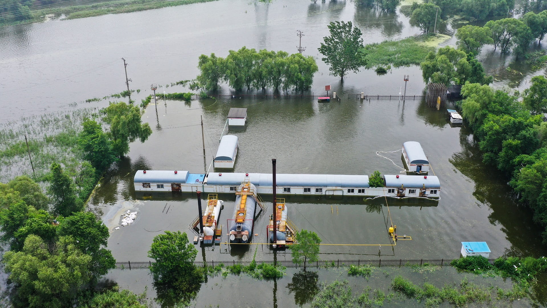 Image for the title: China activates emergency response to flooding and drought 