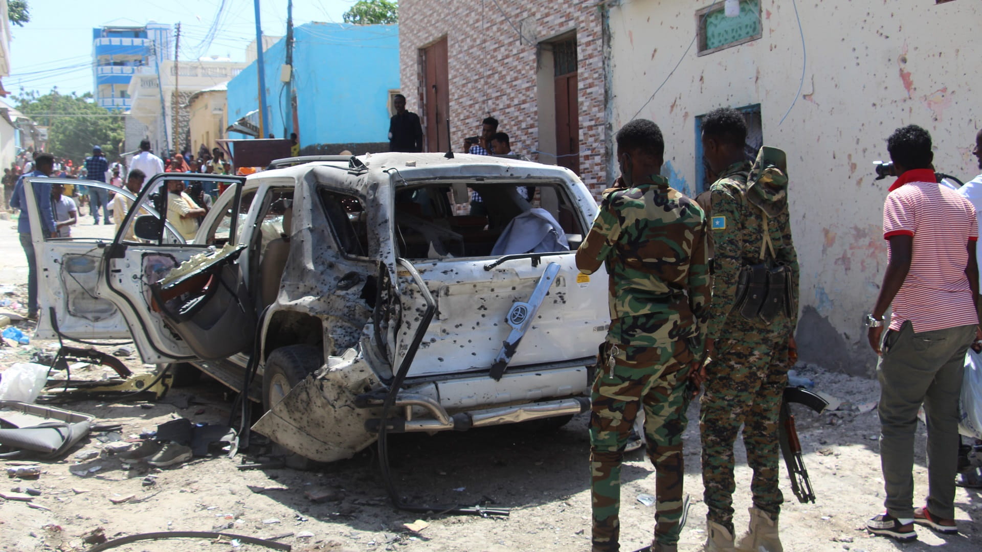 Image for the title: Suicide bomber in Somalia's capital kills at least 30 soldiers 