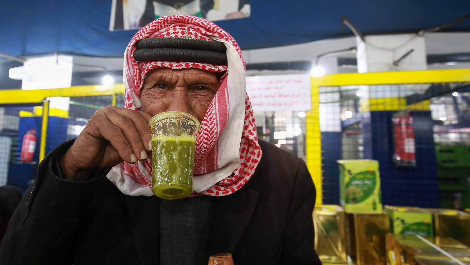 صورة بعنوان: زيت الزيتون يحافظ على صحة القلب ونشاط الدماغ.. غني بـ "أوميغا 3" 