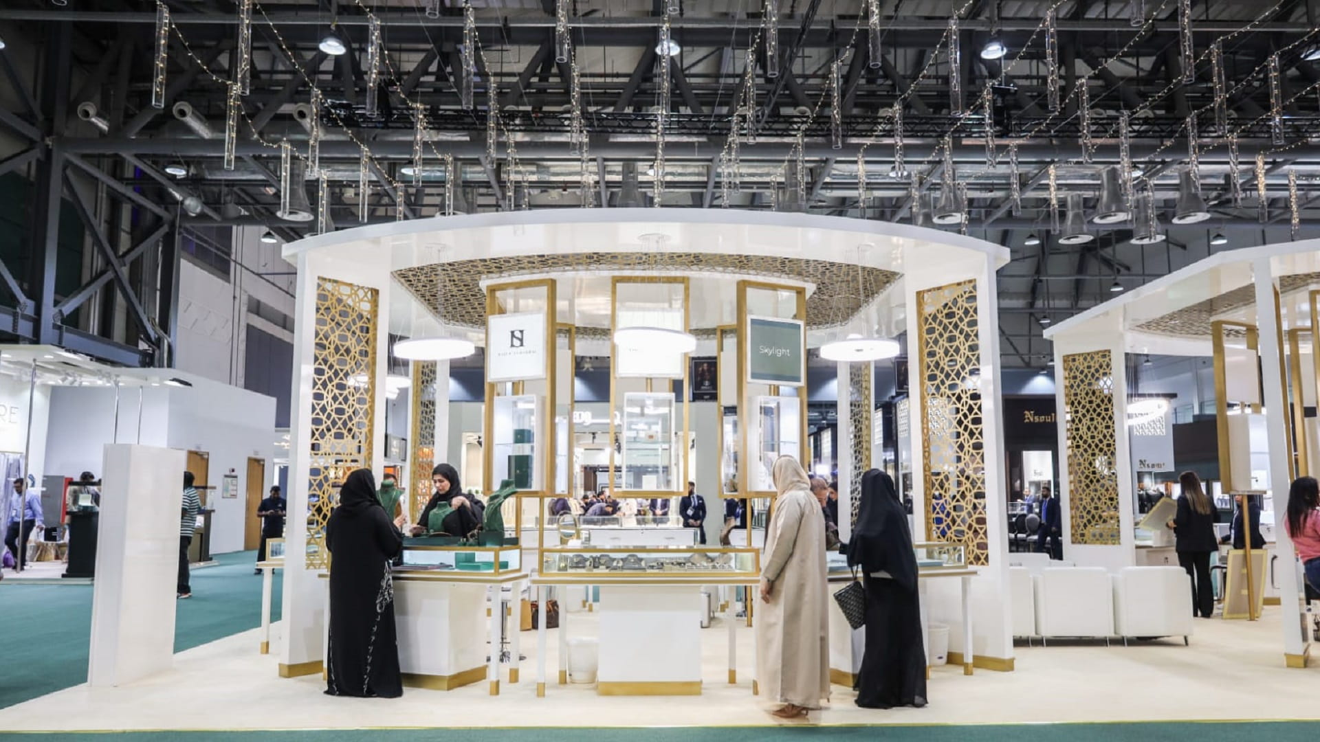 Image for the title: 4th Jewels of Emirates Show dazzles at Expo Centre Sharjah 