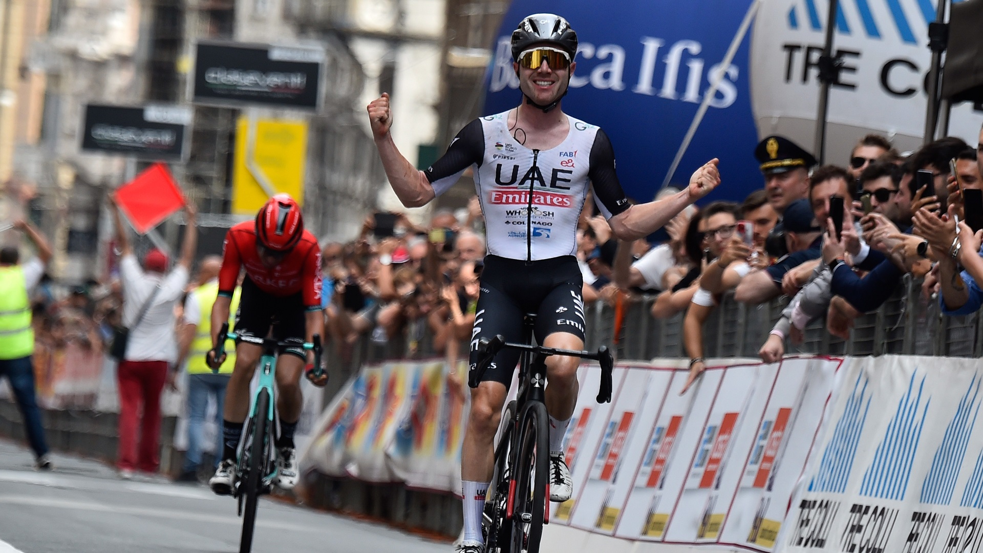 Image for the title: UAE's cycling team dominates Giro dell'Appennino in Italy 