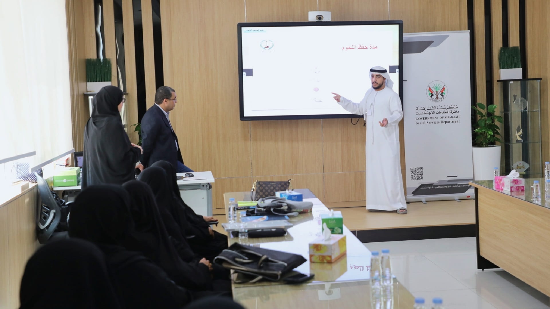 Image for the title: Al Hamriyah Municipality holds lecture on safe handling of food 