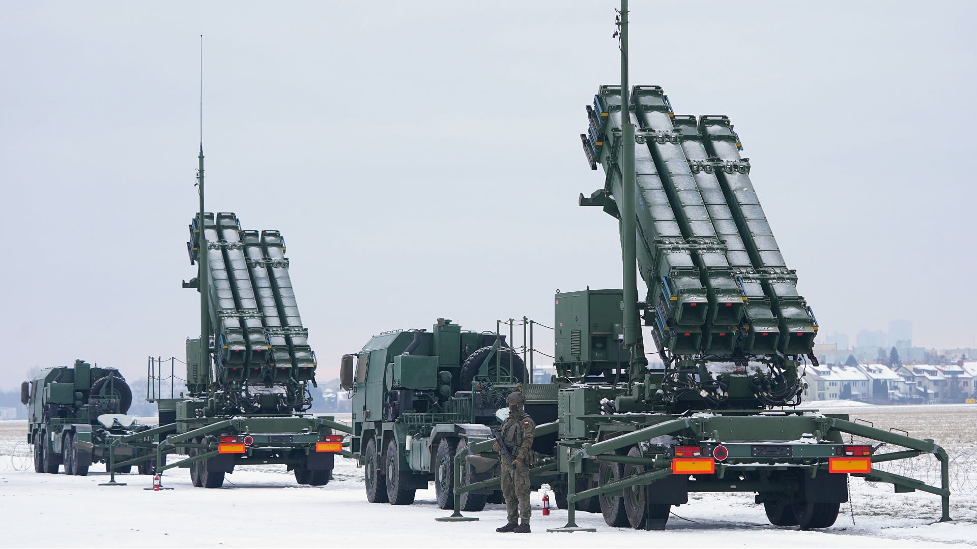 Image for the title: Pentagon announces $2 bln Ukraine air defence package 